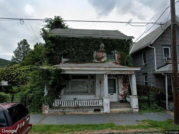 318 White St, Weissport, PA 18235