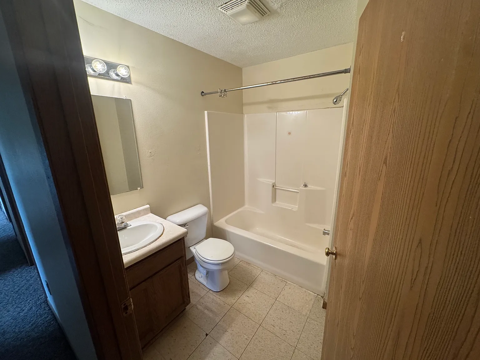 414 14th Ave W — Photo 3