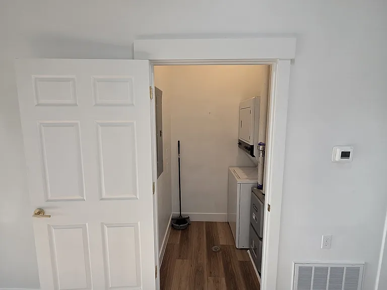 2736 Grant Ave — Photo 6