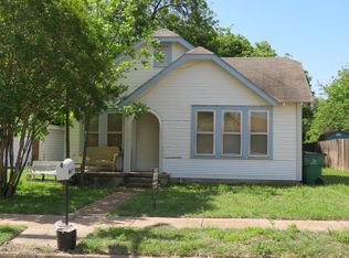 310 W Henry St, Hamilton, TX 76531