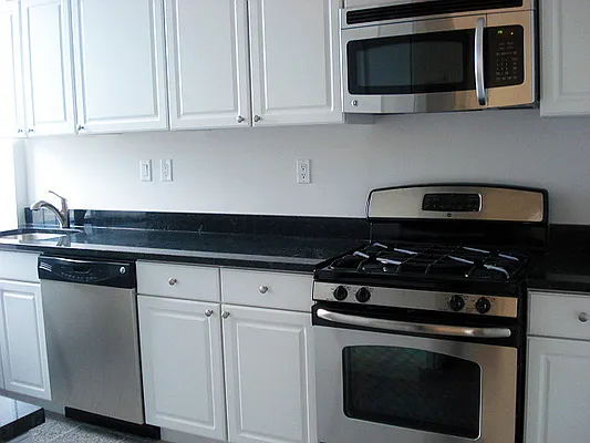 Rented by RC Realty Group of New York Inc | media 33