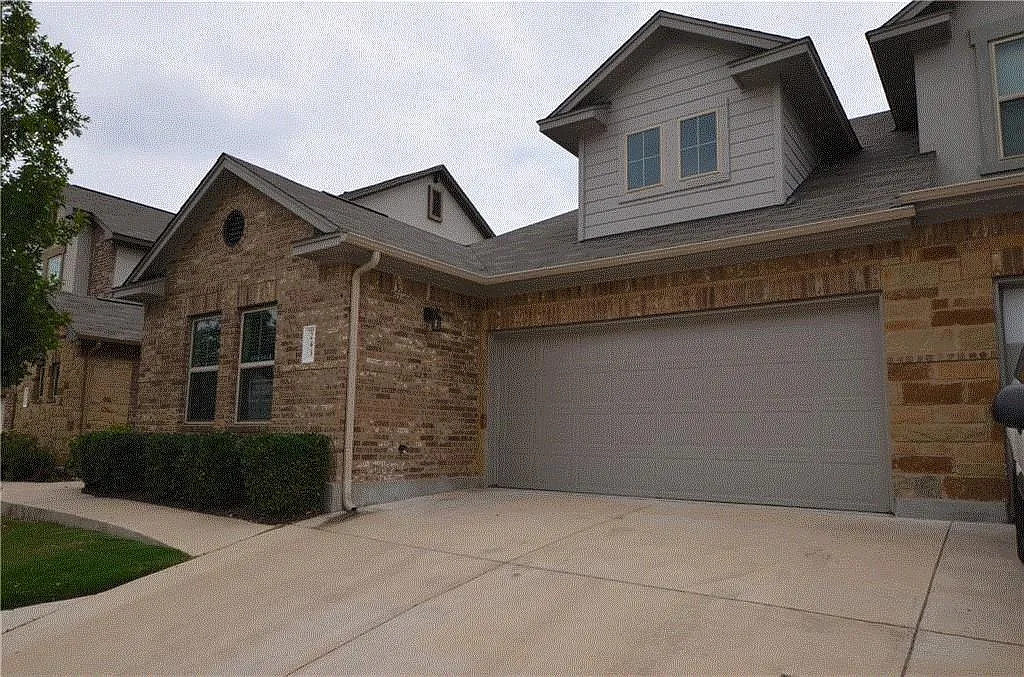3 bed, 2.0 bath, 1423 sqft, $1,995 — Photo 1