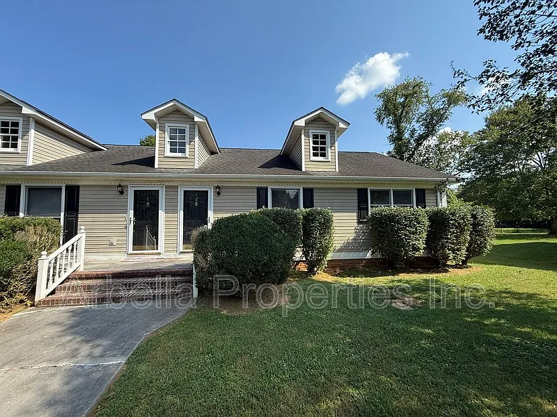 115 Rowe Ln #2