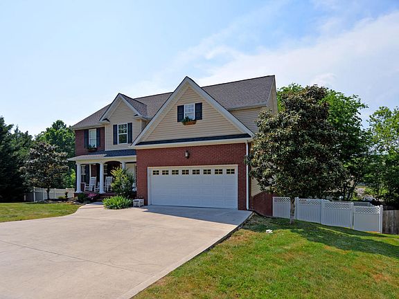 3rd image of 5205 Trumpet Vine Ln
