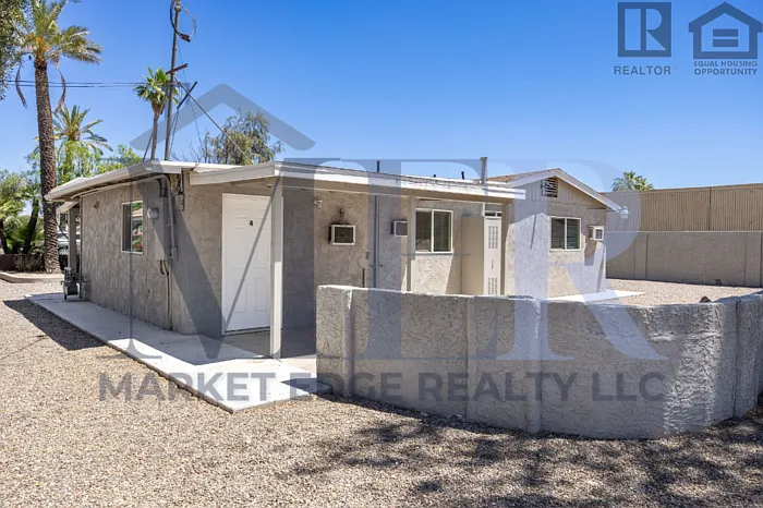 2501 W Belmont Ave #4 — Photo 4