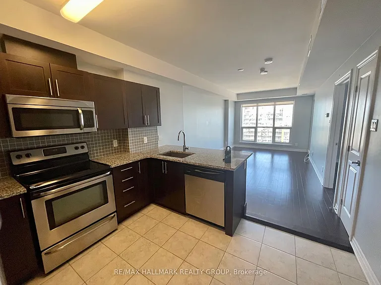 242 Rideau St #2105 — Photo 5