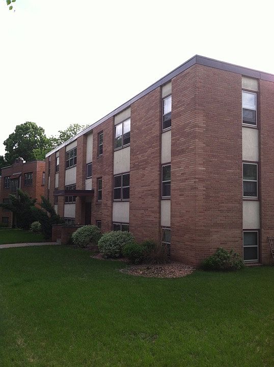 1st image of 2760 Xerxes Ave S APT 102