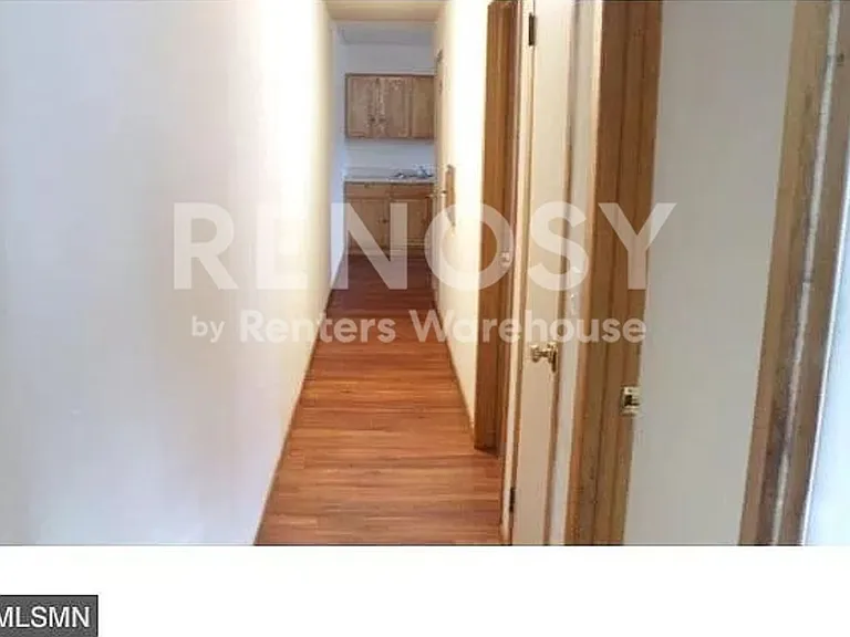 2330 Irving Ave N — Photo 5