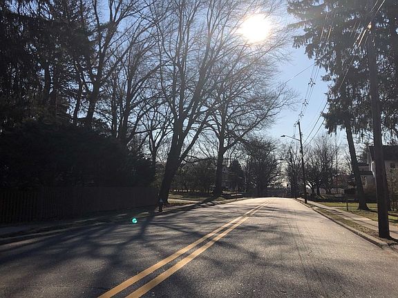 4th image of 543 Ackerman Ave