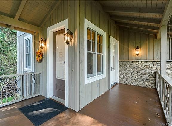 3rd image of 306 Shadowood Ln