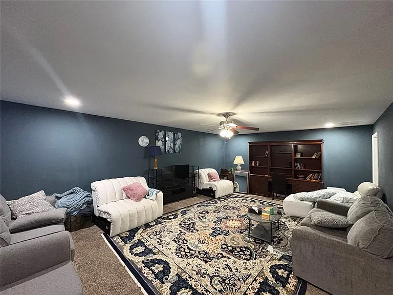 180 Village Green Ct SW #B — Photo 5