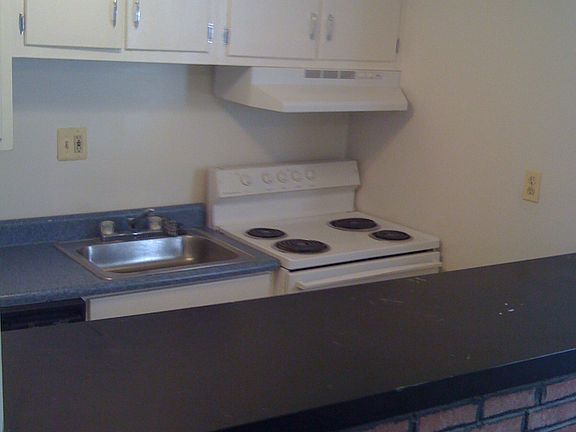 5th image of 4236 Benning Rd NE #10448656