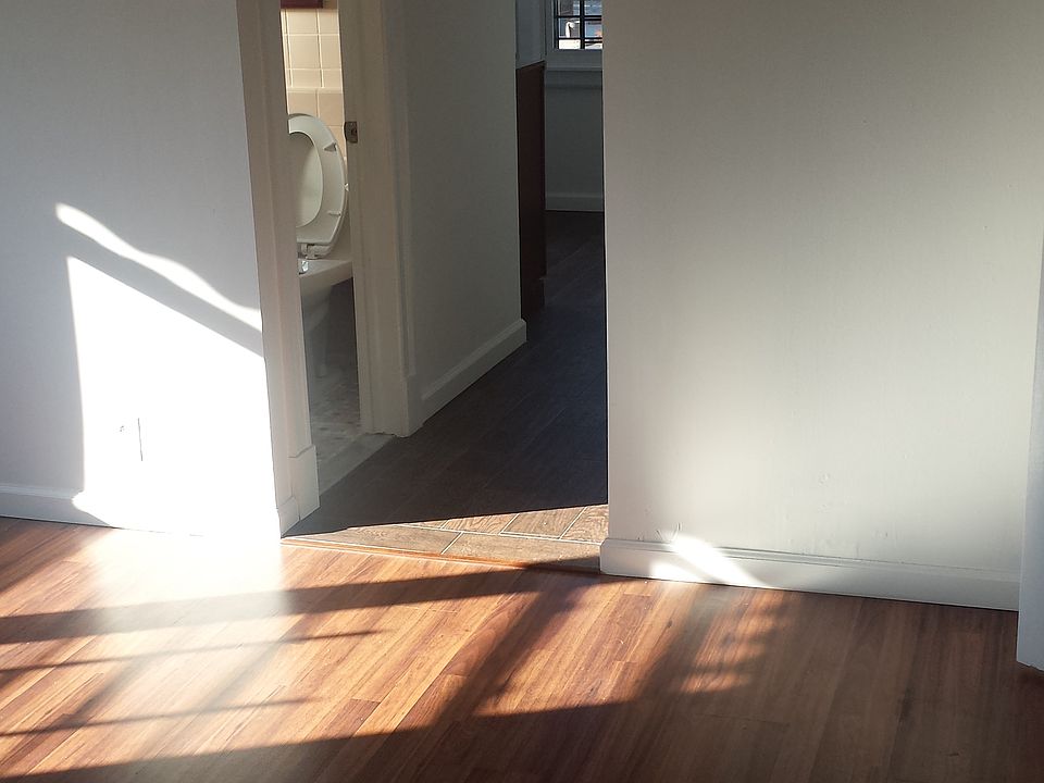 1st image of 2851 Lawton Ave #2