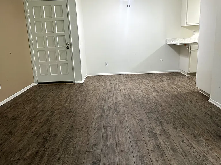 Garden View Apartments — Photo 22