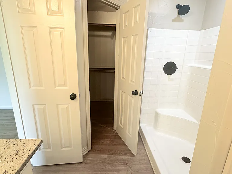 103 N Point Dr — Photo 15