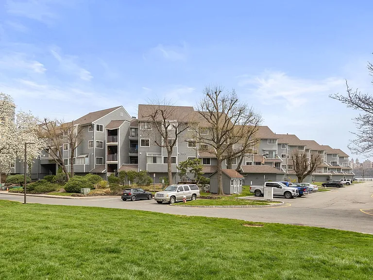 11A Riverview Cir #11A — Photo 22