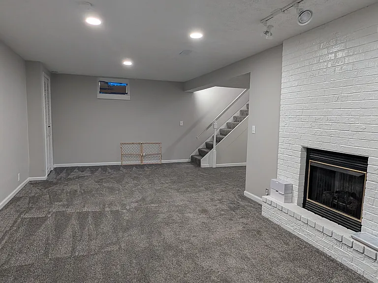 7305 S 33rd St — Photo 7