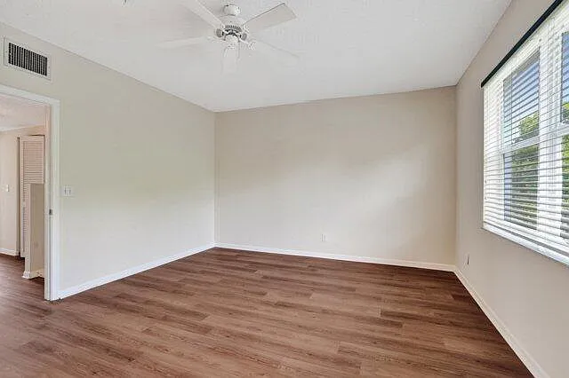 10581 NW 57th Ct — Photo 28