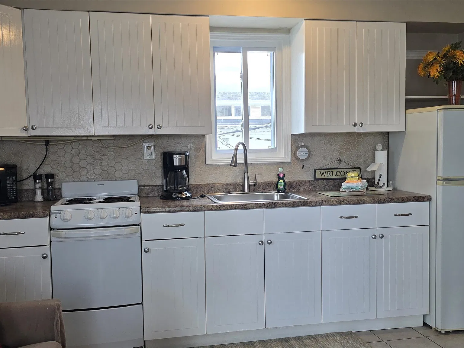Colonial Seaside Condo — Photo 3