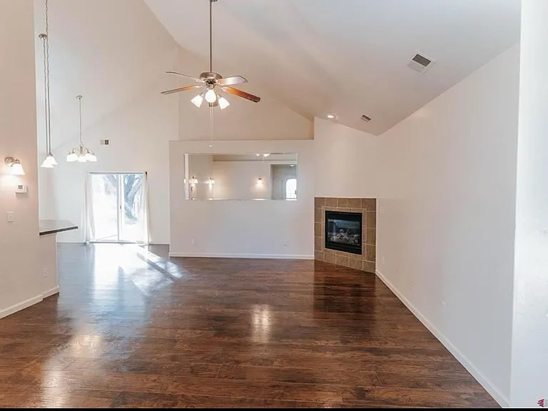 1335 Fivemile Creek Ave — Photo 6