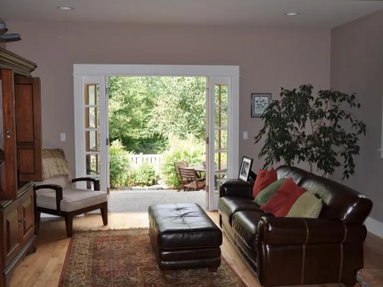 9611 NE Northtown Loop — Photo 3
