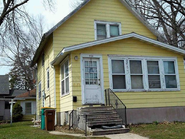 1st image of 900 Frank Ave