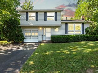 2551 Dublin Ct, Marcellus, NY 13108