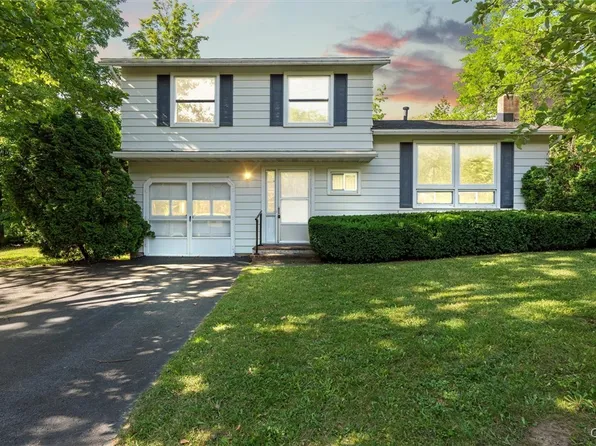 2551 Dublin Ct, Marcellus, NY 13108