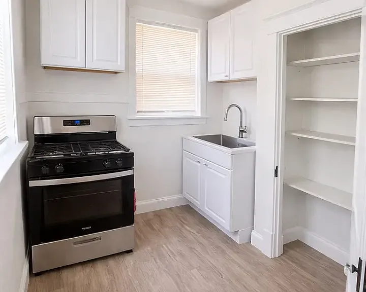 5335 Bancroft Ave — Photo 7