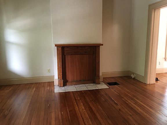 3rd image of 2382 Indianola Ave