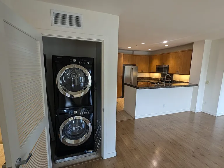 3090 Glascock St #210 — Photo 9