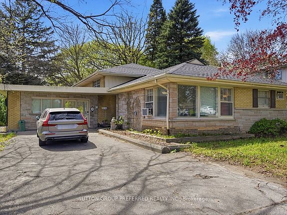 2nd image of 2 Ruskin Ct