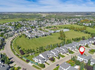 2407 Hagen Way NW, Edmonton, AB T6R3M6