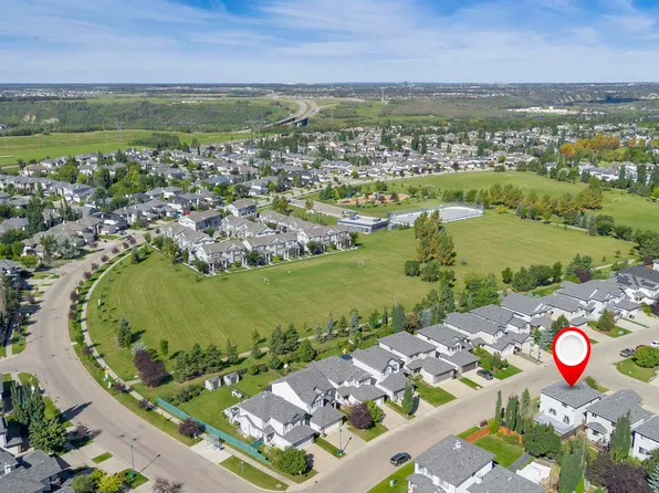 2407 Hagen Way NW, Edmonton, AB T6R 3M6