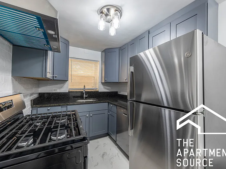 2754 W North Shore Ave #1S — Photo 1
