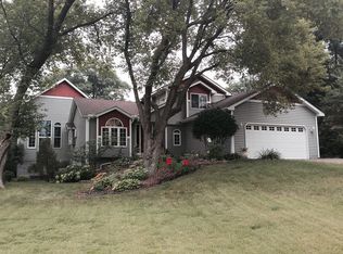 1465 Skyline Rd, Eagan, MN 55121