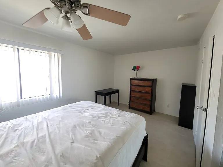 941 N Euclid Ave #226 — Photo 8