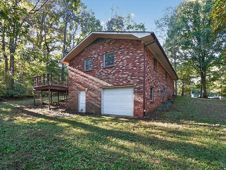 1494 Carpenter St — Photo 30