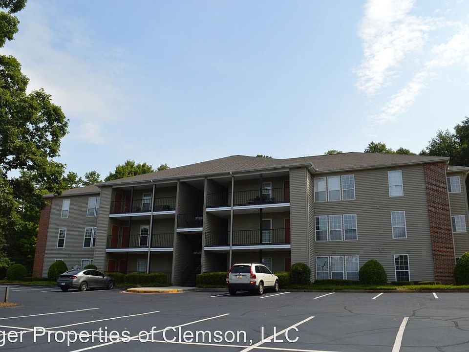 Exterior Building 1000