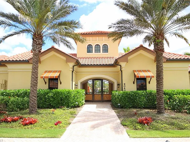 9142 Isla Bella Cir — Photo 43