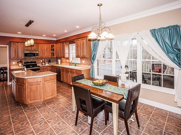 2nd image of 509 Serenity Ln