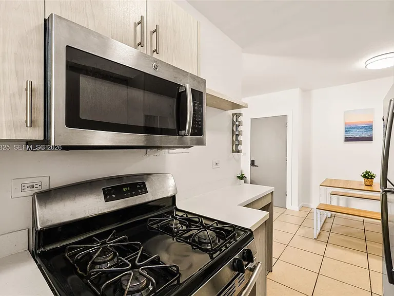 7340 Harding Ave #8 — Photo 12