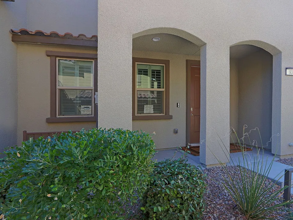 93 W Alamere Falls Dr