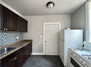 4257 W Addison St #E00P, Chicago, IL 60641