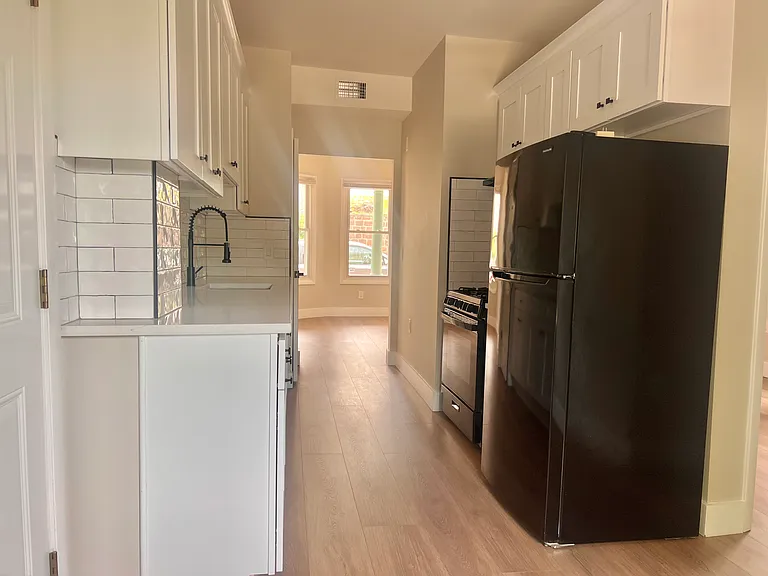 752 Belmont Ave #7 — Photo 9