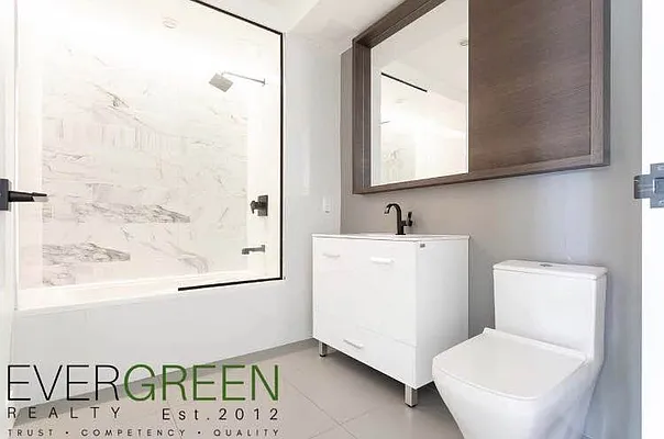 Rented by Evergreen Apartments BK | media 7
