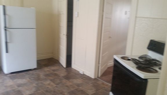 5th image of 452 S 10th W