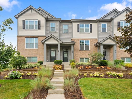 18 E Heritage Ct, Arlington Heights, IL 60004