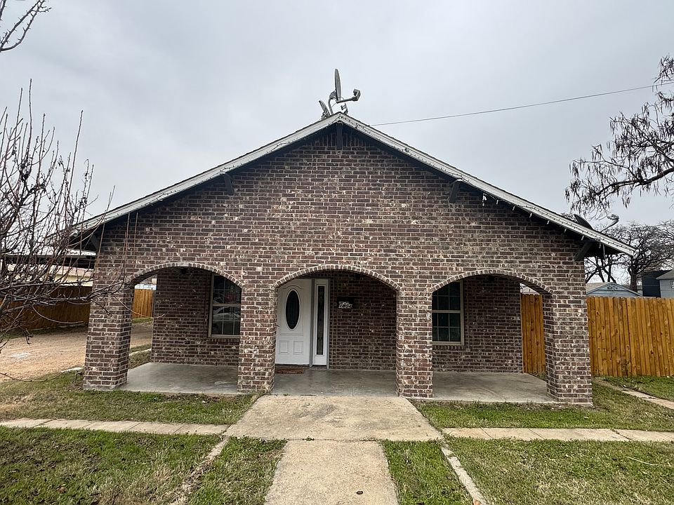 1st image of 1804 Higgins Ln