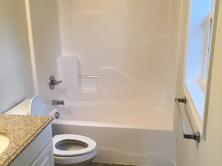 112 Broad St #4 — Photo 7